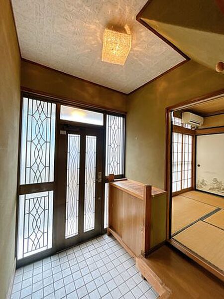 玄関を拡大表示