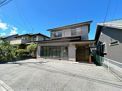 外観:価格には消費税、リフォーム費用を含みます。リフォーム中でもご案内可能。内覧希望の方はお電話ください。 外観:価格には消費税、リフォーム費用を含みます。リフォーム中でもご案内可能。内覧希望の方はお電話ください。