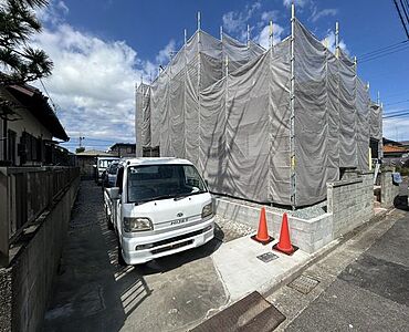 外観:【リフォーム中販売 9/20撮影】外観 外壁は塗装予定です。 外観:【リフォーム中販売 9/20撮影】外観 外壁は塗装予定です。