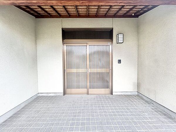 玄関を拡大表示