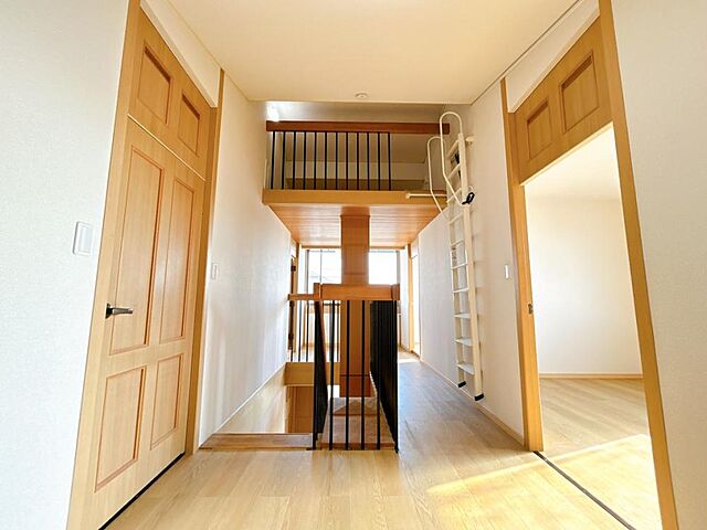 室内 富山市津羽見56