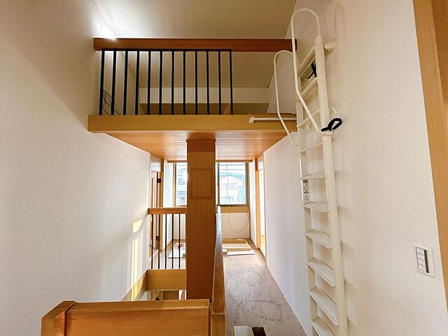 室内 富山市津羽見56