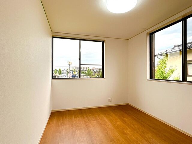 室内 富山市山室332-11