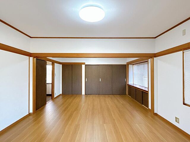 室内 富山市田畠240-16