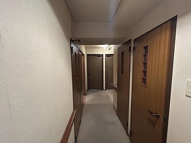 室内 ベルメゾン 2階/-