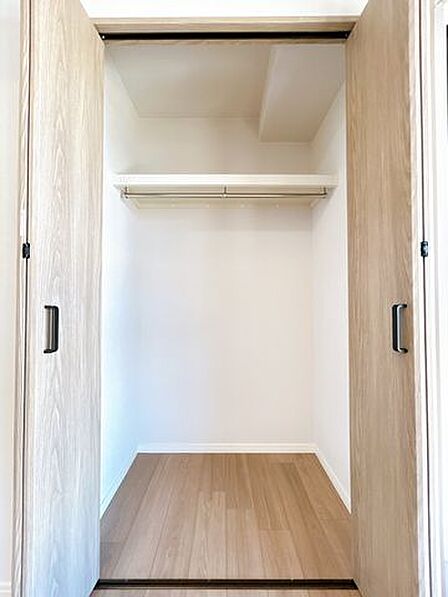 大阪屋ショップ城川原店 【リフォーム済】7帖洋室クローゼットです 120m