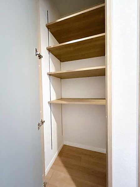 【リフォーム済】廊下収納です