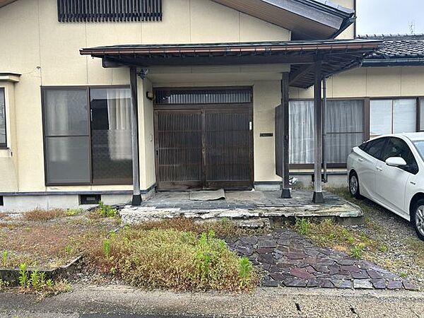 玄関を拡大表示