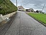 外観：【現況】前面道路です