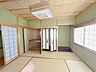 和室：【リフォーム中】東側8帖の和室です。こちらのお部屋は後から増築されたお部屋で比較的新しいお部屋になります。解体してウッドデッキに変更予定です。