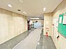 室内：エントランス別角度です。