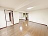 室内：【リフォーム中】リビングになります。