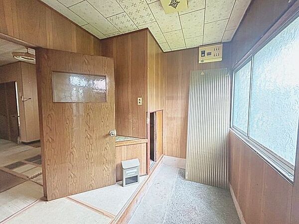 玄関を拡大表示