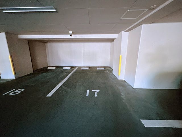 6 / 16