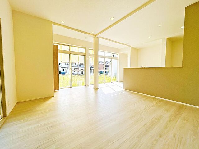 リビング/ダイニング 彦根市野田山町1064-43