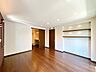その他：2階洋室の写真です。この部屋にはウォークインクローゼットもあrます。