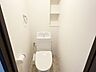 トイレ：【リフォーム完成】トイレはジャニス製のものに新品交換しました。床はクッションフロア、壁・天井はクロスを張替えました。