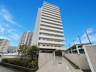 外観:【リフォーム中】価格には消費税を含みます。内覧希望の方はお電話ください。(6月29日撮影) 外観:【リフォーム中】価格には消費税を含みます。内覧希望の方はお電話ください。(6月29日撮影)