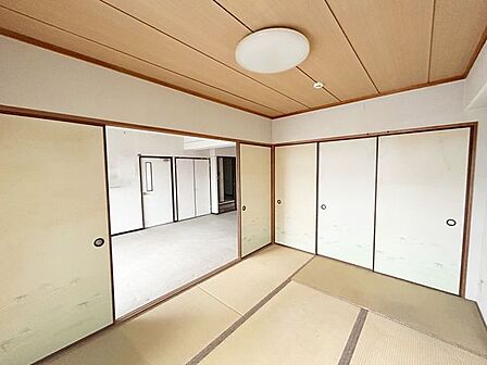 【リフォーム企画中】和室は洋室へ変更いたします。クロス、照明も交換いたします。