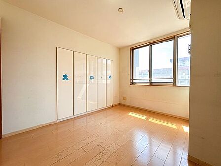 【リフォーム前】東側洋室約6帖別アングル