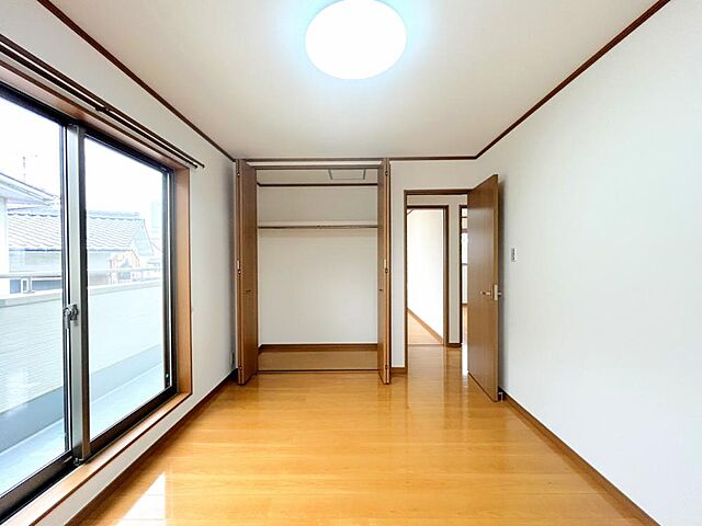 室内 東温市横河原1344-7