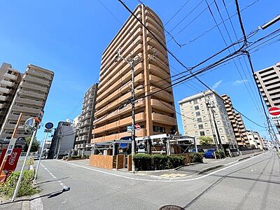 外観:【リフォーム済】価格には消費税、リフォーム費用を含みます。リフォーム中でもご案内可能。内覧希望の方はお電話ください。 外観:【リフォーム済】価格には消費税、リフォーム費用を含みます。リフォーム中でもご案内可能。内覧希望の方はお電話ください。
