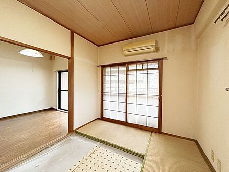 【リフォーム中】北側和室はフロアタイル・クロスの張替をおこないます。