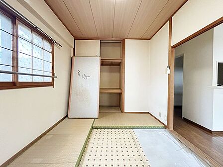 【リフォーム中】北側和室はフロアタイル・クロスの張替をおこないます。