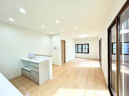 高松市成合町862-7 4SLDKのリビング/ダイニング