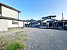 駐車場：【リフォーム中】駐車場です。約42坪の広さがありますのでお車も十分停められます。