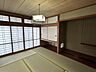 和室：【リフォーム済み】1階和室です。畳の表替えとふすま・障子の張替えを行い、エアコンはクリーニングを行いました。