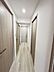 その他：【リフォーム済】廊下の写真です。もちろんフロアタイル床・天井・壁クロス張替えして、各部屋のドアも新品に交換。