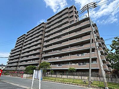 外観:価格には消費税を含みます。内覧希望の方はお電話ください。マンション外観写真です。 外観:価格には消費税を含みます。内覧希望の方はお電話ください。マンション外観写真です。