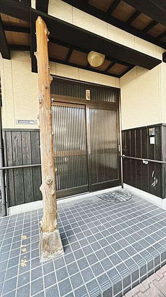 玄関を拡大表示
