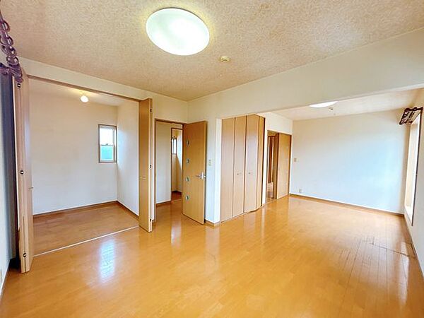 洋室を拡大表示