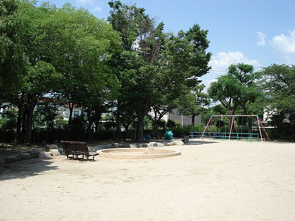 画像23:【公園】高倉公園まで220ｍ