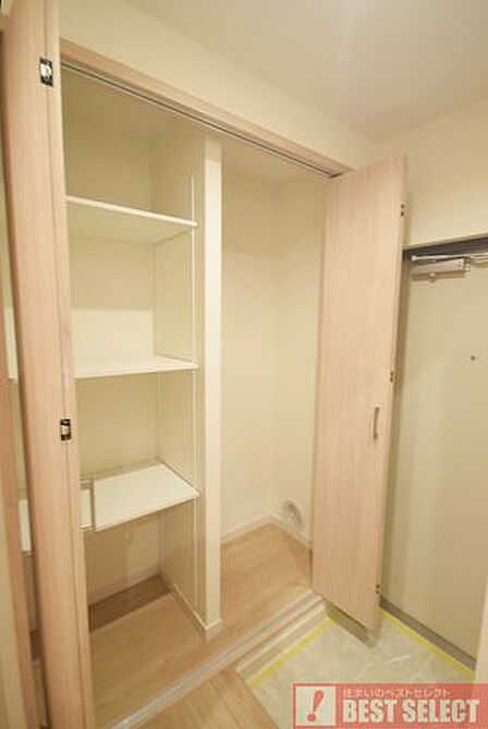 大容量のウォークインクローゼット、各居室収納付きで空間すっきり!
