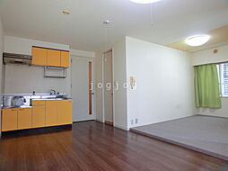 クインハイツ 402 4階2LDKのリビング/ダイニング