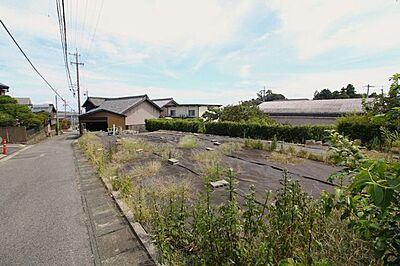 外観:落ち着いた住宅地で道路から奥まった住まいは、車や人通りも気にならずプライバシーの確保された住空間を保つことができます 外観:落ち着いた住宅地で道路から奥まった住まいは、車や人通りも気にならずプライバシーの確保された住空間を保つことができます
