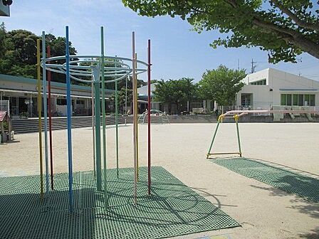 矢作西保育園平日:8時~17時30分!土曜:8時から12時30分!一時預かり保育は、平日:8時~16時!土曜:8時~12時30分!働くママも安心して預けられます! 750m