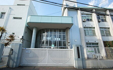 大阪市立松虫中学校:徒歩9分(691m)
