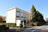周辺：羽根小学校 600m