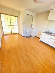 マドリードタウンA 201 2階1DKのリビング/ダイニング