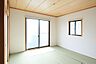和室：ベランダがついています。