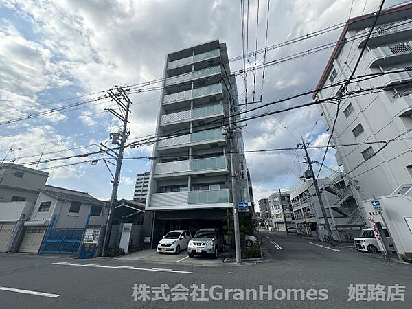 OA FLAT福沢 ｜兵庫県姫路市福沢町(賃貸マンション1LDK・8階・45.03㎡)の写真 その1