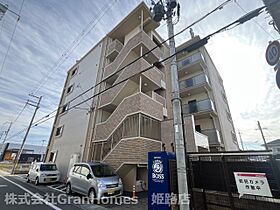 Tre　Court東姫路  ｜ 兵庫県姫路市市之郷（賃貸マンション1K・1階・30.24㎡） その1