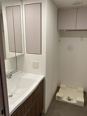 洗面 ヒルズグランデ稲毛ブライトアリーナ 1階/100