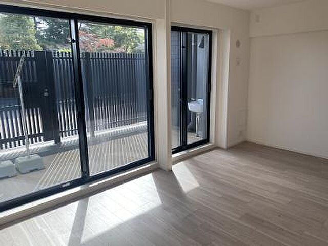 室内 ヒルズグランデ稲毛ブライトアリーナ 1階/100