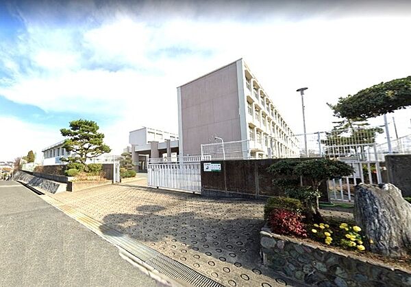 画像20:中学校「神戸市立星和台中学校まで1301m」