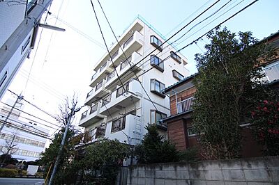 外観：南向のお部屋で陽当たり良好です☆ 二駅利用可能な立地で近隣にスーパー、コンビニあります☆